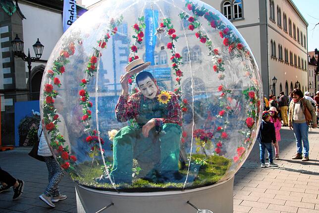 Die Künstler des Pantomime Walking Act sorgten für gute Unterhaltung in der Altstadt und beim seemaxx.