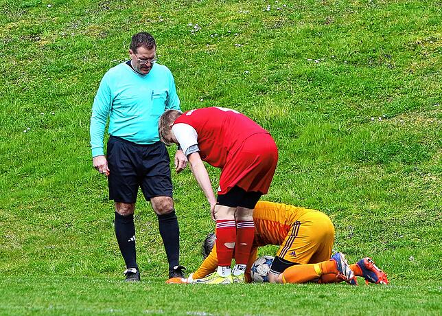 Bild 15: SV Deggenhausertal gewinnt Kellerderby gegen SG BAT mit 1:0. Wir waren mit der Kamera dabei!