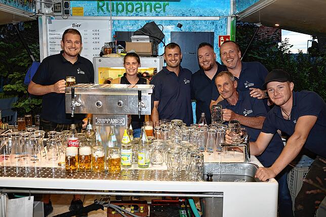 Bild 12: Das Dingelsdorfer Herbstfest 2025 ist eröffnet: So wird am ersten Abend gefeiert