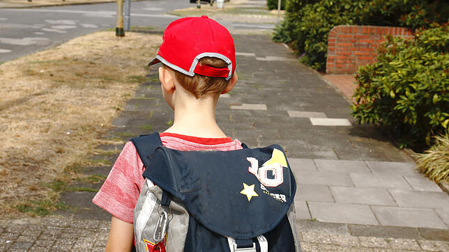 Damit Kinder pünktlich zur Schule kommen: Dorfhelferinnen schauen in manchen Familien, dass der Alltag klappt. Diese Hilfe läuft über ...