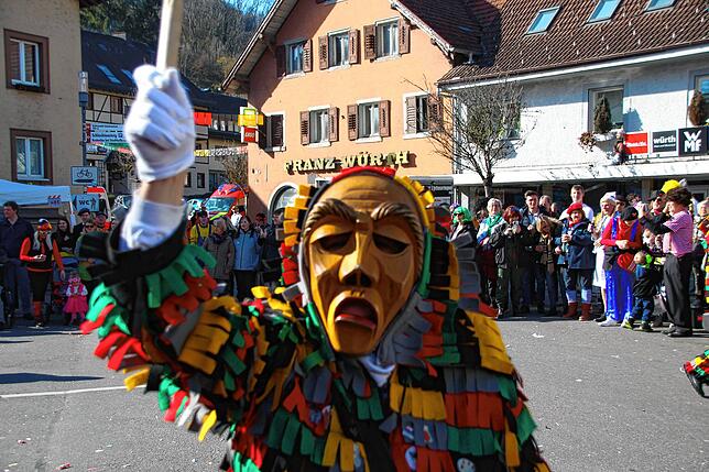 Bild 36: Bilder vom närrischen Treiben beim Treffen der Narren am Fasnachtsmontag in Stühlingen (Teil 2)