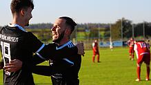Die Spieler des SV Mühlhausen durften in der Bezirksliga-Partie gegen den SV Deggenhausertal vier Treffer bejubeln.