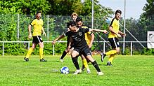 Cihan Turan (FV Marbach, am Ball) und Ahmet Keysan (FC Gutmadingen) duellieren sich. Obwohl der FV Marbach 1:0 in Führung ging, musste ...