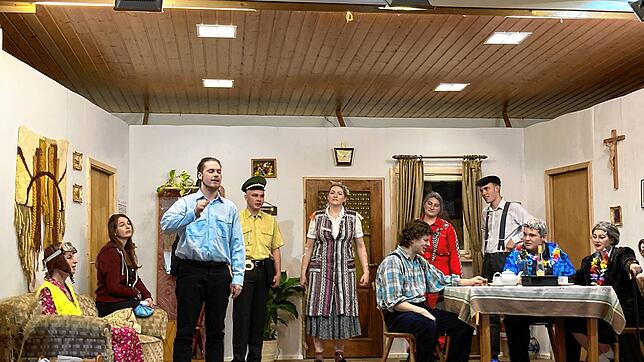 Sie strapazierten das Zwerchfell des Publikums (von links): Katharina Pozzi, Rebecca Mors, Manuel Mors, Jannis Mogg, Bettina Mors, ...