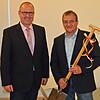 Geisingens Bürgermeister Walter Hengstler (links, neben Stadtbaumeister Christian Butschle), kandidiert für eine dritte Amtsperiode als ...