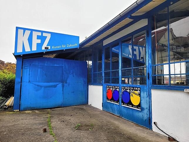 Aus einer Autowerkstatt wurden Räume für ein Kunstprojekt.