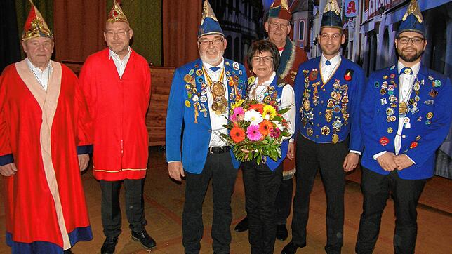 Beim Alet-Jubiläumsabend zum 111-Jährigen: Ludwig Egenhofer (Mitte) mit seiner Frau Constanze. In der früheren und aktuellen ...