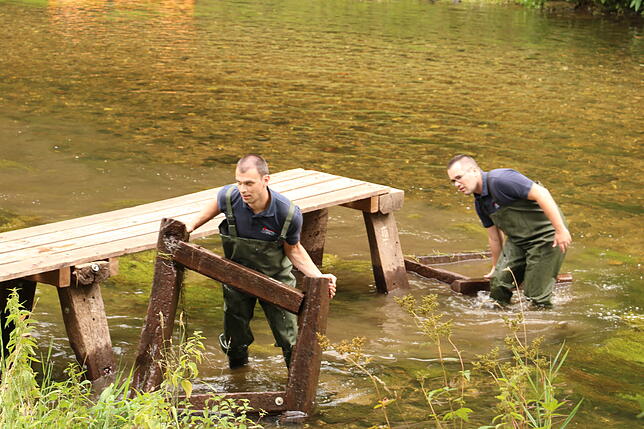 Bild 13: Bilder von der Freiwilligen-Arbeit der Feuerwehr beim Marathon der Gespannfahrer