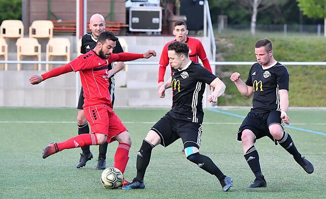Bild 10: FC Wallbach siegt 6:2 beim FV Lörrach-Brombach II &ndash; und wir haben die Bilder!
