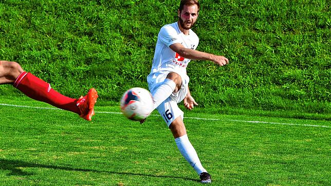 Schützenfest: Felix Uhl traf beim 10:1-Pokalsieg seines FC Erzingen zum 9:1-Zwischenstand beim FC Hochrhein.