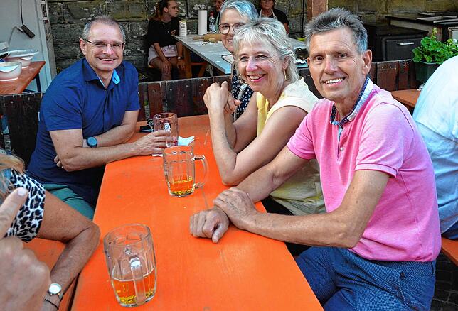 Bild 3: Reges Treiben beim Stadtfest am Samstagabend und Sonntagmorgen