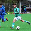 Rückkehr mit Tor: Lukas Ruf (Mitte, gegen den Erzinger Alfredo Di Feo) meldete sich beim FC Zell eindrucksvoll zurück. Kurz nach seiner ...