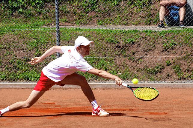 Kämpfer-Typ: Marvin Kromer, einer der Tiengener Tennis-Studenten in den USA, machte im Juli 2019 mit seinem Sieg im Einzel den Aufstieg ...