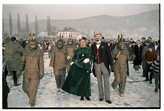 Bild 7: Bilder von der Fasnacht bei der Seegfrörne im Jahr 1963