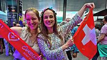 Bild : ESC-Fans feiern am Dienstag in Basel