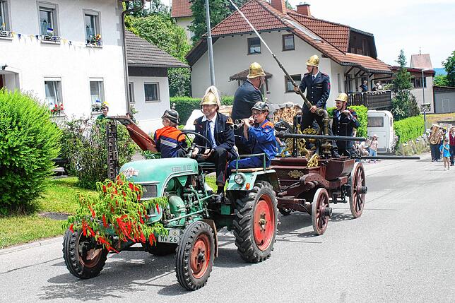 Bild 46: Bilder vom Bezirksmusikfest mit Umzug in Lausheim