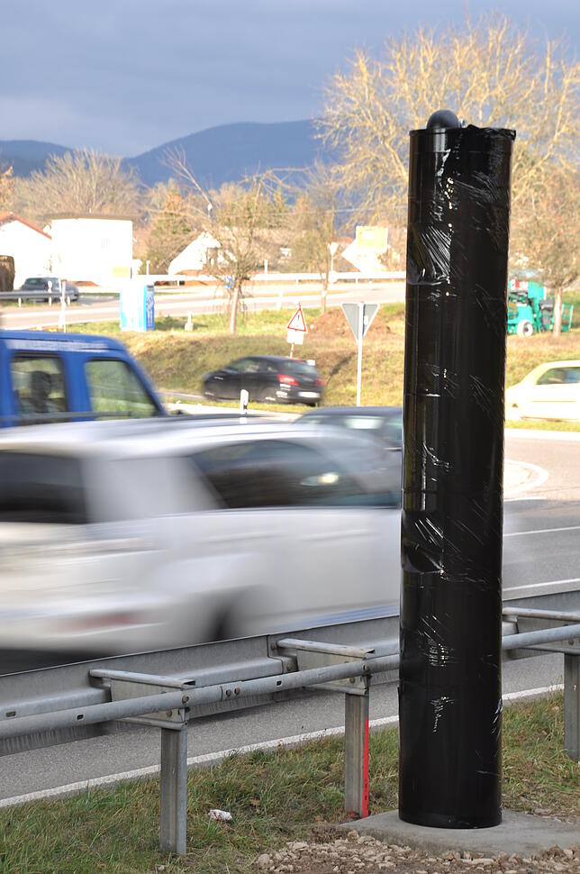 Neu im Landkreis Lörrach: Die stationären Blitzer an der B317 – Höhe Abzweigung zur B518 nach Wehr. Das Bild wurde aufgenommen, ehe die ...