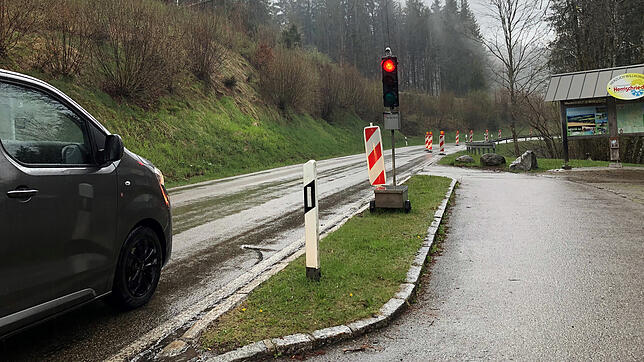 Eine halbseitige Sperrung der L 151 mit Ampelregelung wird es während der Böschungssanierungen geben.