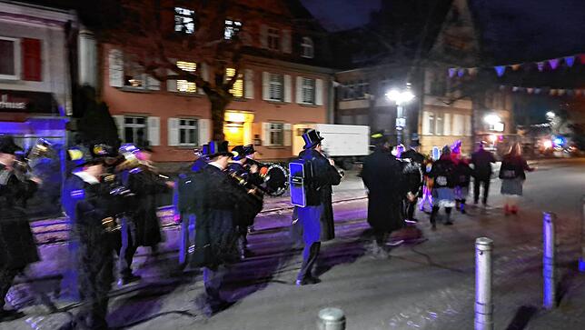 Bild 4: Öflingen im Ausnahmezustand: Die eindrucksvollsten Bilder der Bantle-Verbrennung