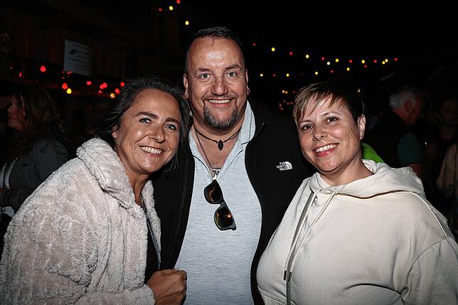 Bild 20: Wollmatinger Dorffest 2025: Wilde Engel bringen Stimmung und Partyfeeling pur