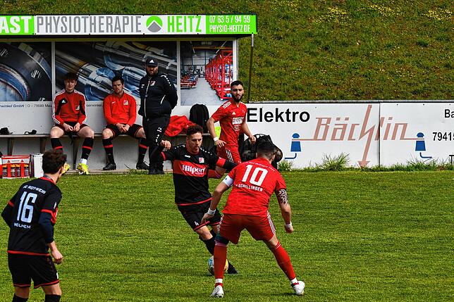 Bild 20: VfR Bad Bellingen fegt den FC Rot-Weiß Weilheim mit 9:0 vom Platz &ndash; und wir haben Bilder!