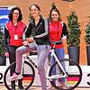 Re-Start nach einem Jahr Wettkampfpause: Trainerin Claudia Lais hat ihre Töchter Alisa (Mitte) und Anne Lais auf die ...