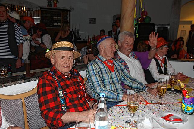 Bild 21: Die Gockel Gilde Villingen-Zollhaus feiert