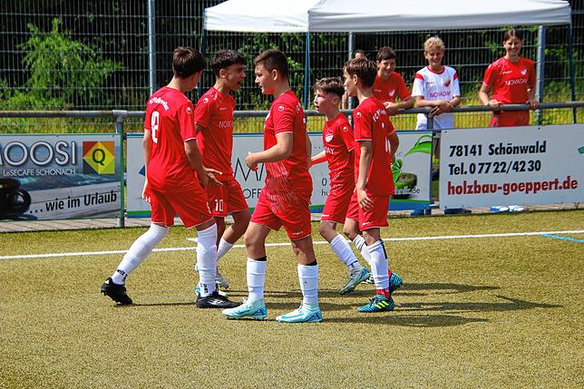 Bild 28: Der FC Pfaffenweiler krönt sich bei der D-Jugend zum Bezirkspokalsieger. Wir haben die Bilder!