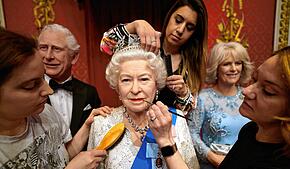 Die Wachsfigur der inzwischen verstorbenen Königin Elizabeth II. bei Madame Tussauds in London (Archivbild). Seit fast 200 Jahren steht ...