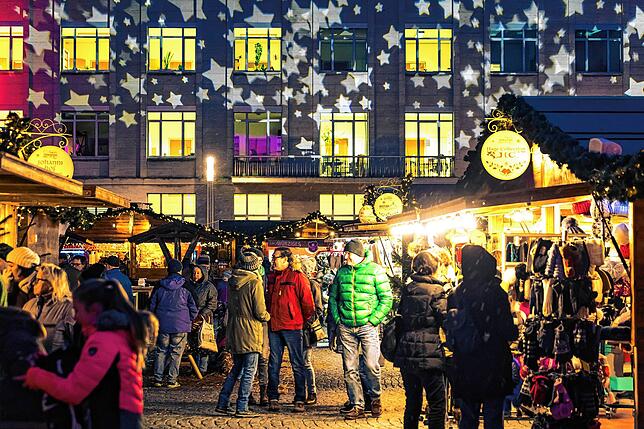 Auch wenn es ein neues Konzept gibt: Die weihnachtliche Atmosphäre, wie hier beim letzten Singener Hüttenzauber 2019, bleibt erhalten,