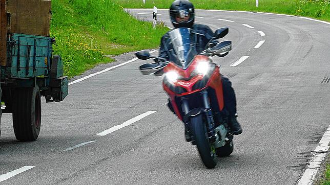 Das Landratsamt will den Bikerlärm für die Anwohner und Erholungssuchenden spürbar reduzieren. Foto: Heinrich Sturm