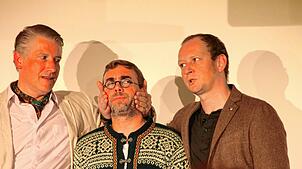 Kunst am Dienstag im Kurhaus Bad Dürrheim. Im Bild von links: Sujit Kuruvilla, Martin Sommerlatte und Andreas Jendrusch. Bild: Ensemble