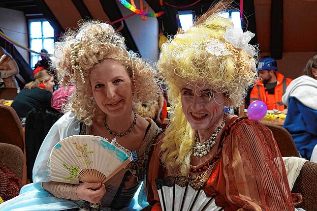 Barock. Diese Damen kommen nicht aus Wien, sondern aus Segeten.