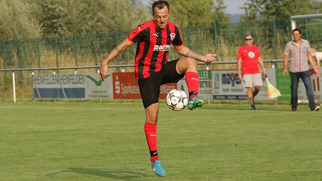 Torjäger: Auf seine Tore hofft der FC Bad Säckingen wieder. Veselin Radic hat mit seinem Team gegen Bezirksliga-Absteiger Spvgg. Brennet ...