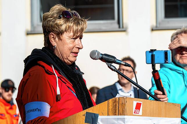 Bild 17: Bilder von der Kundgebung für Demokratie und Toleranz in Friedrichshafen