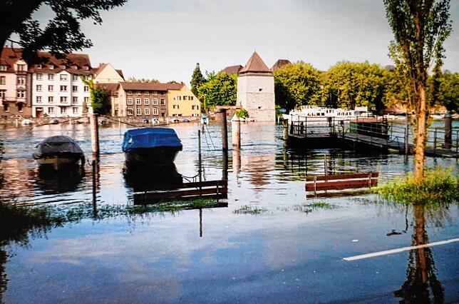Bild 14: Hochwasser am Bodensee 1999: Diese Leserbilder zeigen das Ausmaß in Konstanz