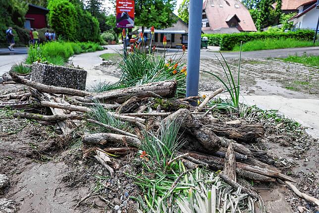 Bild 2: Unwetterfolgen im Öhninger Ortsteil Schienen