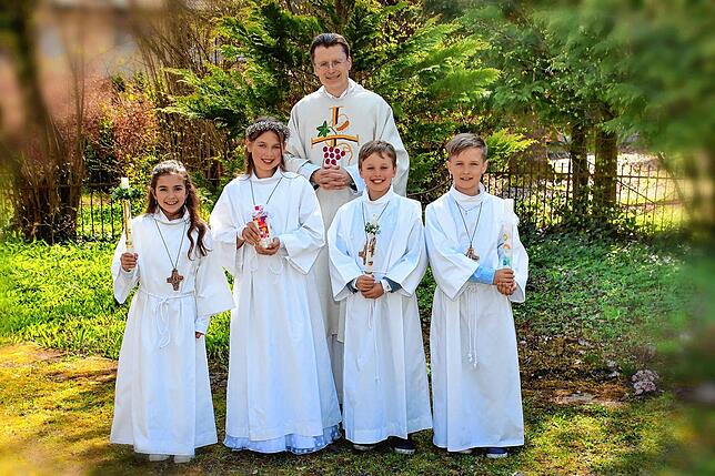 In der Seelsorgeeinheit Jestetten gingen die Kinder Dettighofen-Baltersweil in feierlichem Gottesdienst zum ersten Mal zum Tisch des ...