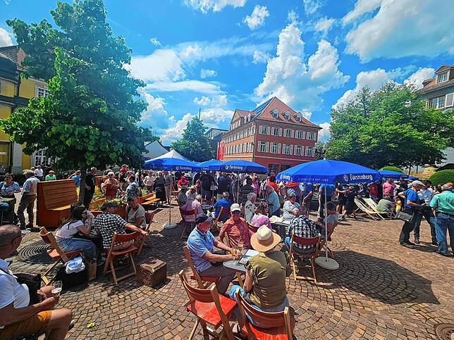 Am Sonntag, 1. Juni wurde der Auftakt des Donauquellsommers auf dem Rathausplatz gefeiert – die Veranstaltung kam gut an, mehrere ...
