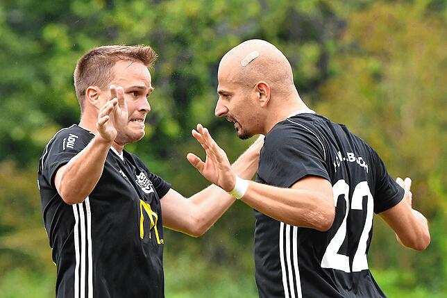 Bild 27: FC Wallbach setzt sich knapp mit 2:1 gegen den FC Tiengen 08 durch &ndash; und wir haben Bilder