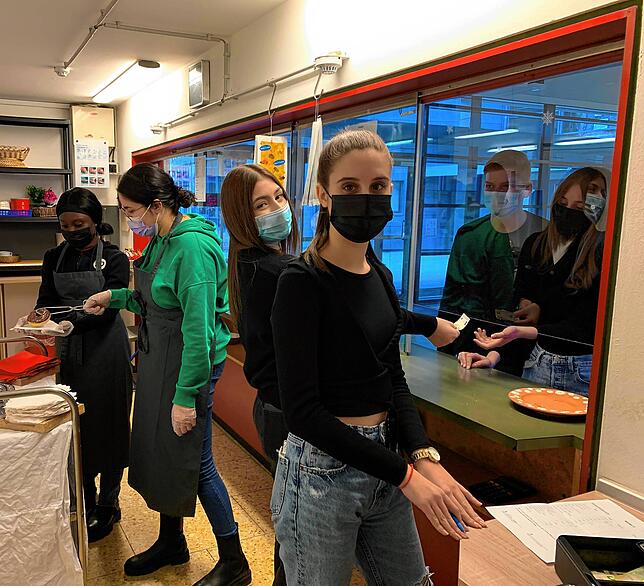 Lesa Bankaka, Kaltrina Berisha, Patricia Gecevic, Sarah Bjelan, Felix Hilbert, Sarah Bjelan