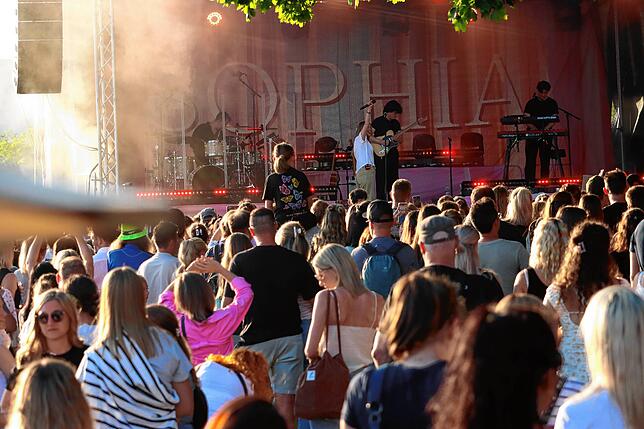 Bild 15: Sophia begeistert 1500 Fans im Uferpark
