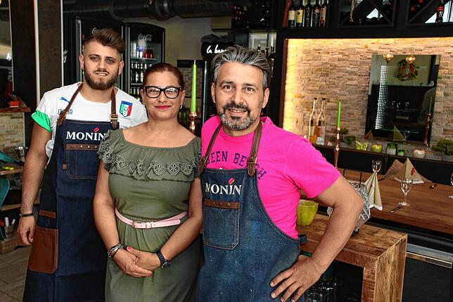 Kein Problem war es für die Familie Giummarra mit Sohn Paulo, den Eltern Angela und Carmelo (von links), die Pizzeria La Banca in ...