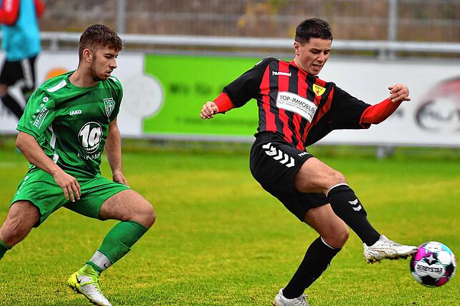Bild 9: FSV Rheinfelden bleibt mit dem 3:2-Erfolg gegen den FC Freiburg-St. Georgen auch im 13. Saisonspiel unbesiegt &ndash; und wir haben Bilder!