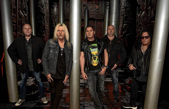 Axel Rudi Pell und Band wollen am 12. September die Bühne des Milchwerks rocken.