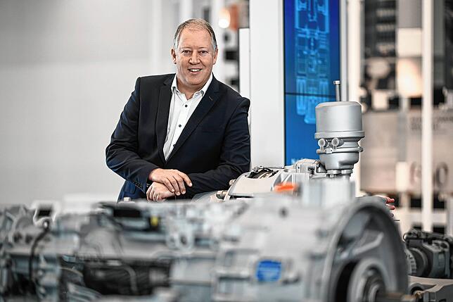 Achim Dietrich, Gesamtbetriebsratsvorsitzender der ZF Friedrichshafen, fordert vom Management Investitionen in Deutschland. Die ...