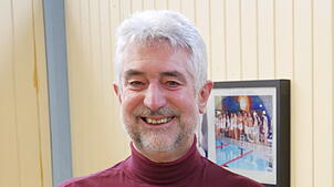 Michael Thater – hier jüngst bei der Ausstellung im Rahmen des Hallenbad-Jubiläums – will nach fast 24 Jahren sein Amt als Wehrer ...