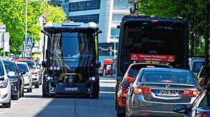 Seit Oktober 2024 waren die selbstfahrenden Shuttlebusse in Friedrichshafen unterwegs. Jetzt ziehen die Beteiligten ein erstes Fazit zum ...