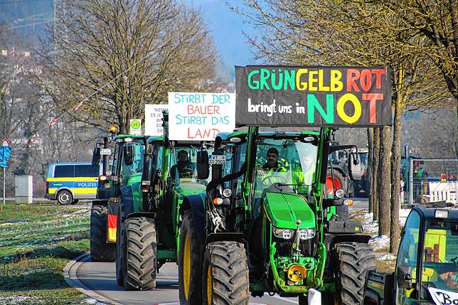 Bild 13: Korso mit 450 Fahrzeugen und Abschlusskundgebung &ndash; Das sind die Bilder