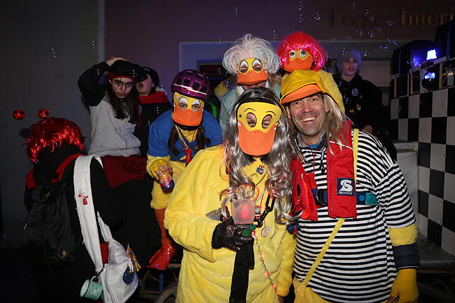 Bild 9: Konstanzer Straßenfasnacht 2025: Die Altstadt wird zum Narrenparadies - Die Bilder vom Abend!